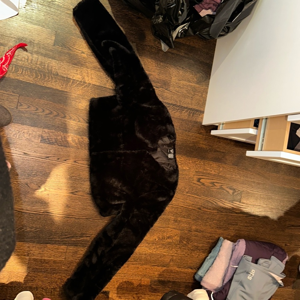 Windsor fur shrug